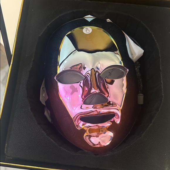 Predire Paris LED Mask - Picture 5 of 5